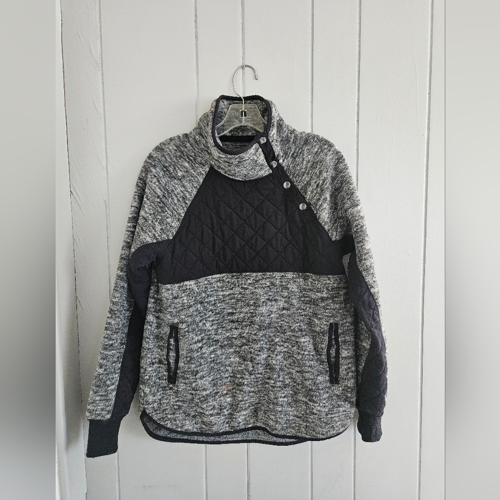 Abercrombie & Fitch Size Small Grey and Black Fleece- Diagnol Button- Very Soft